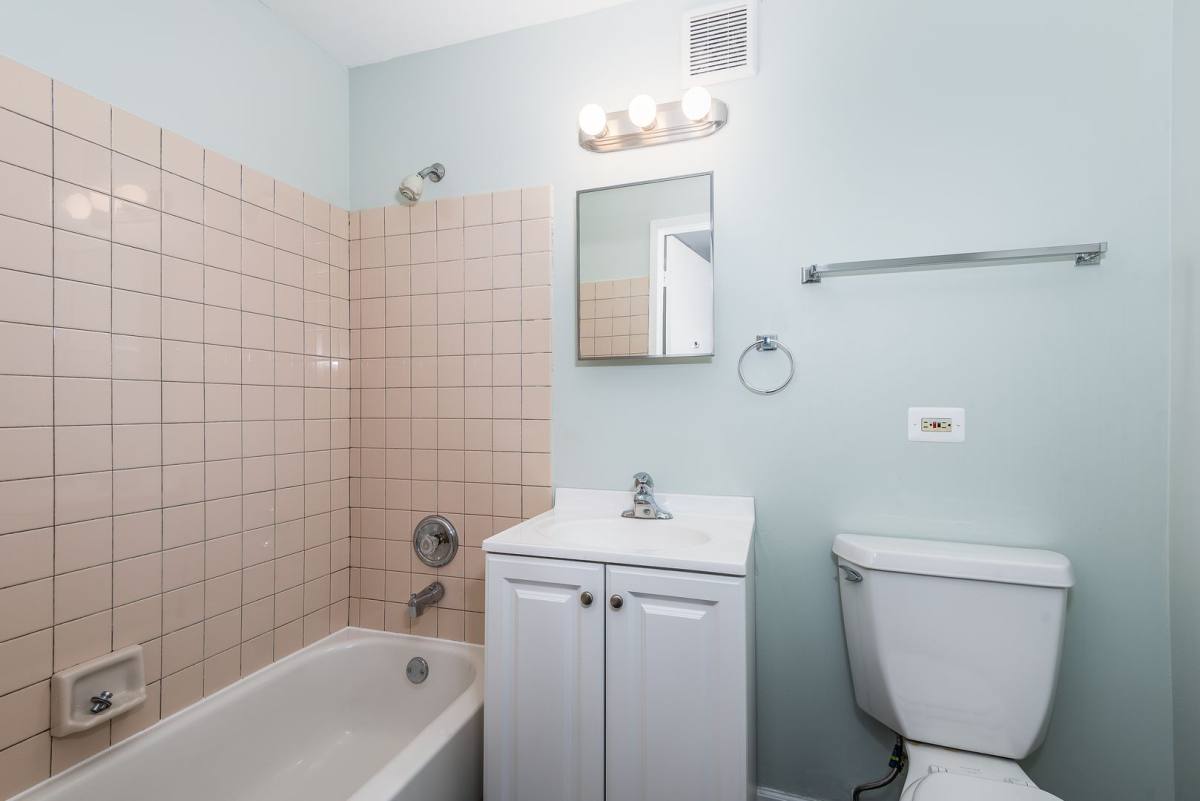Apartment for rent at 1230 W 76th St, Chicago, IL 60620