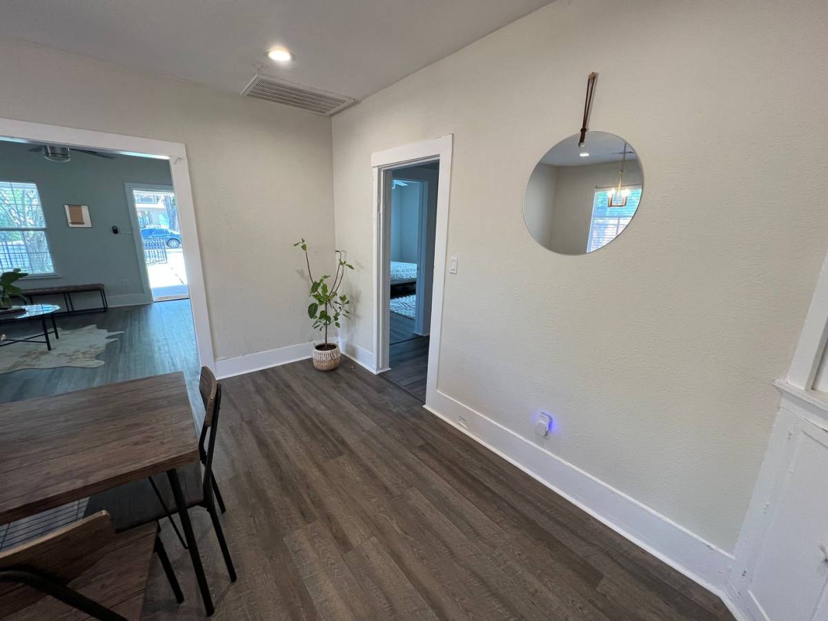 Apartment for rent at 615 Parkview Ave, Dallas, TX 75223