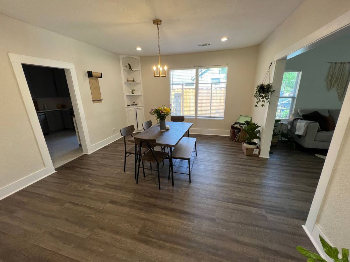 Apartment for rent at 615 Parkview Ave, Dallas, TX 75223