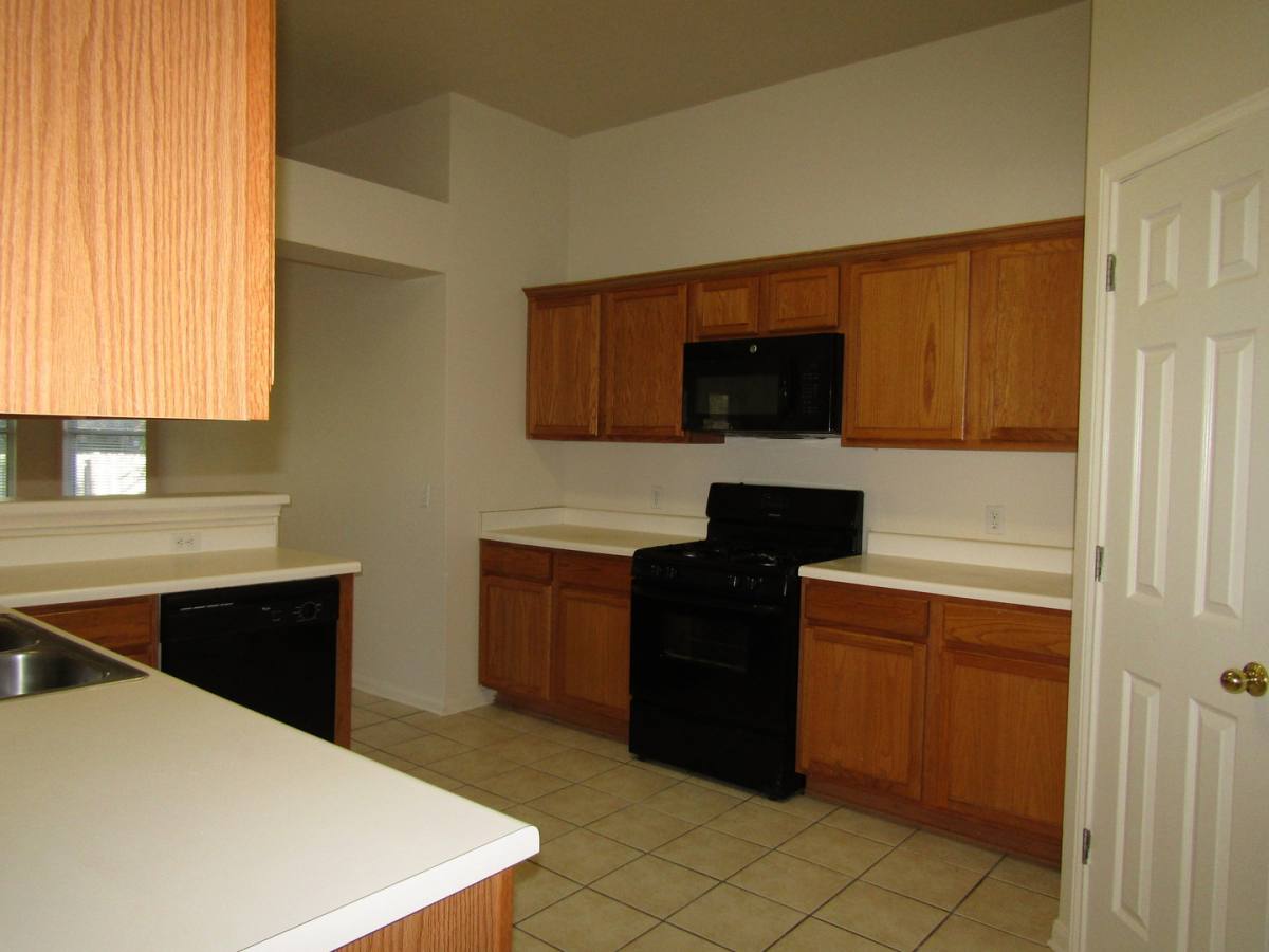 House for rent at 122 Little Lake Rd, Hutto, TX 78634