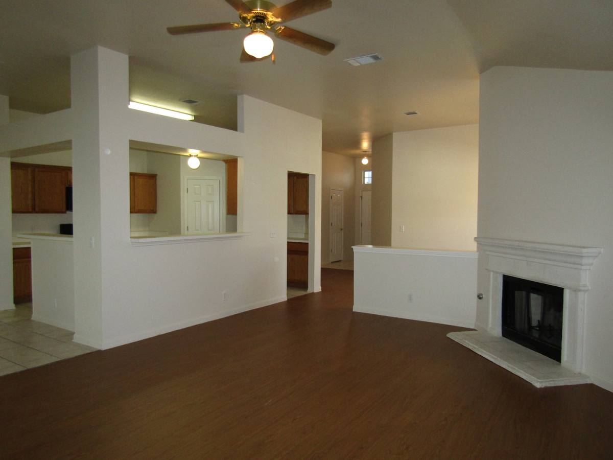 House for rent at 122 Little Lake Rd, Hutto, TX 78634