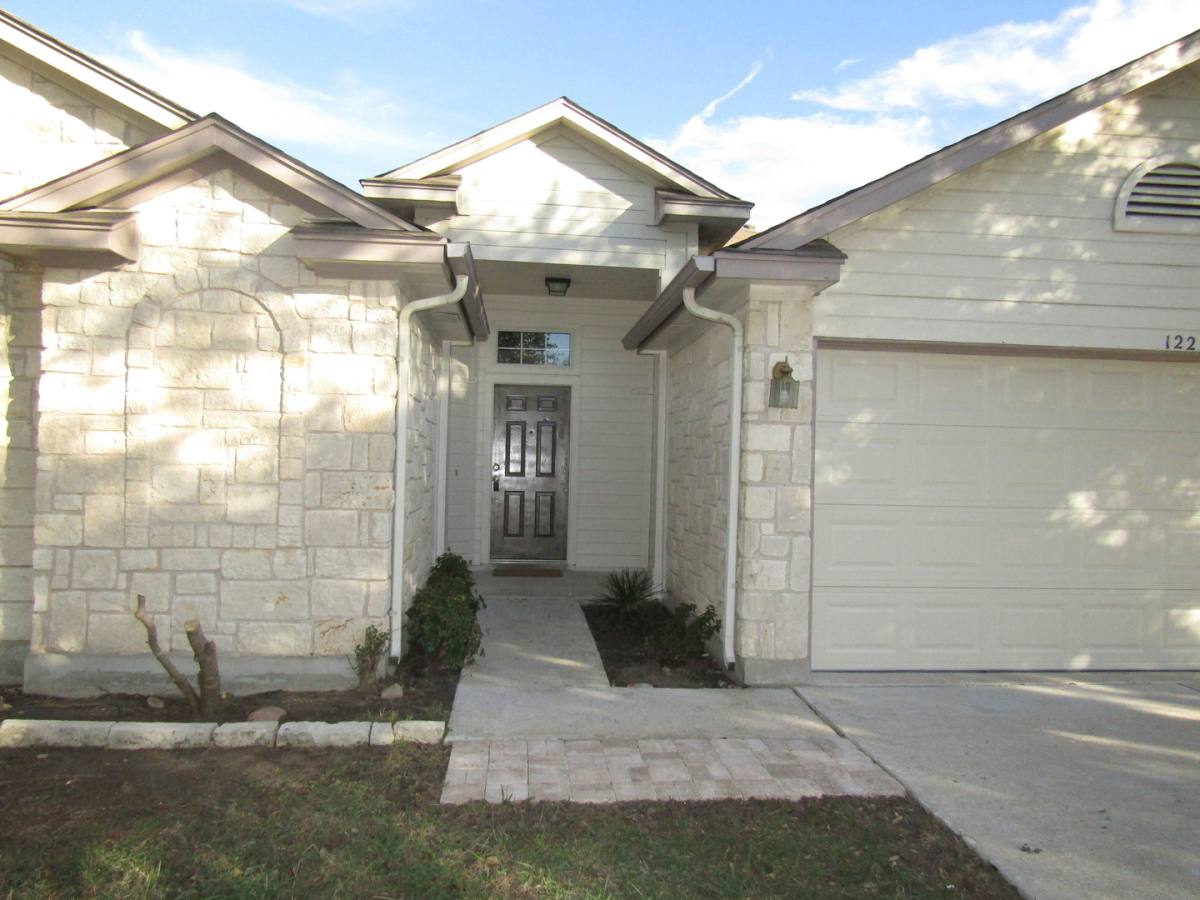 House for rent at 122 Little Lake Rd, Hutto, TX 78634