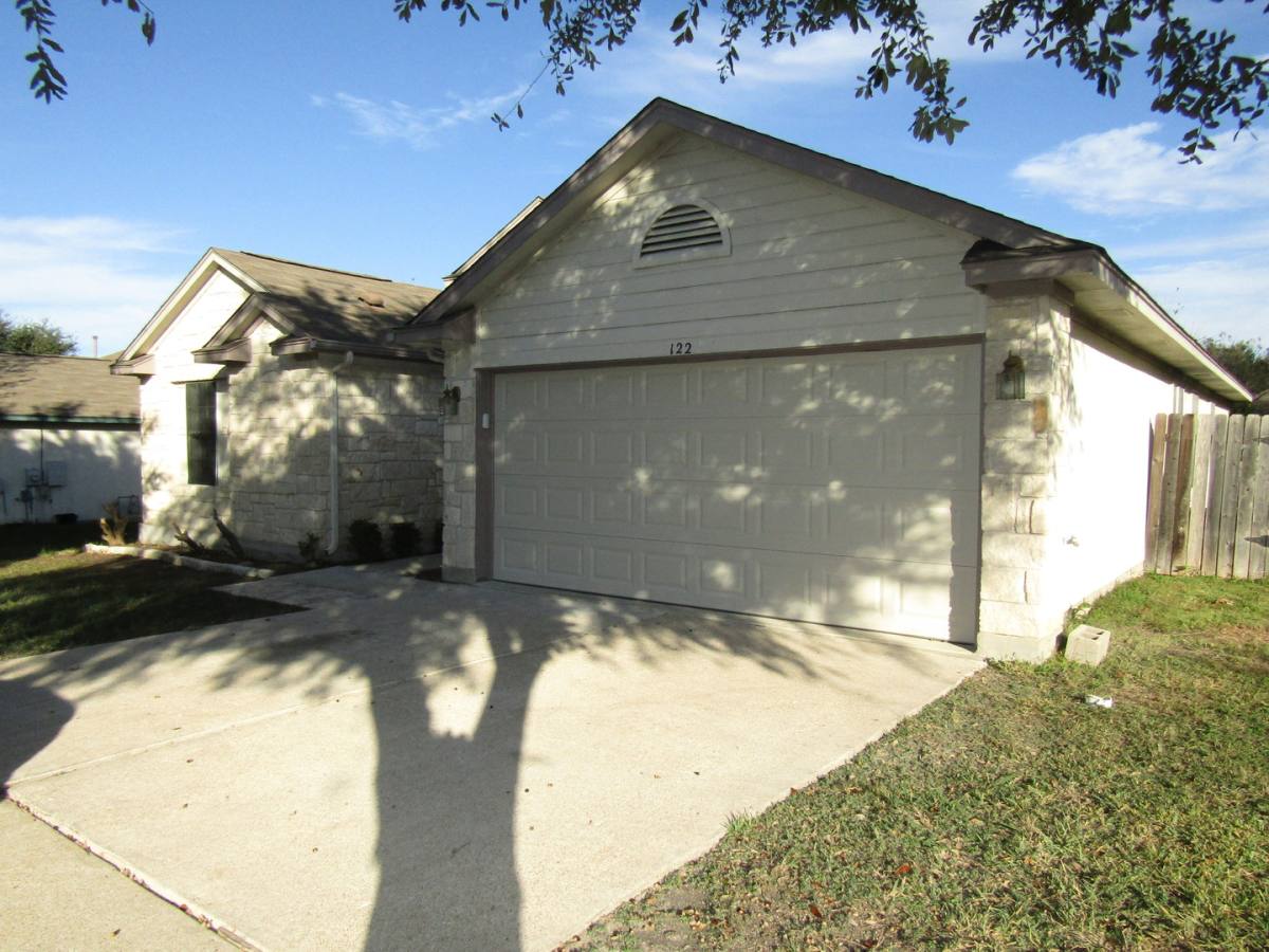 House for rent at 122 Little Lake Rd, Hutto, TX 78634
