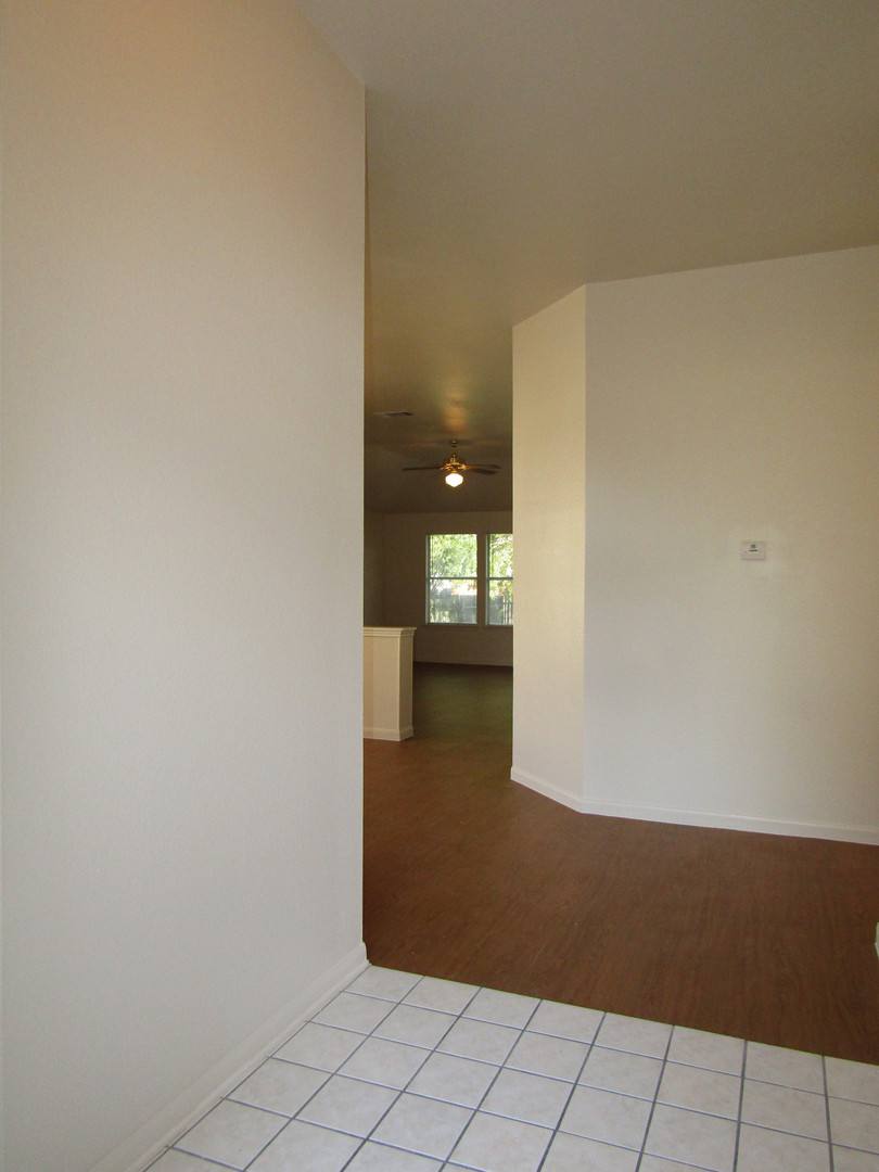 House for rent at 122 Little Lake Rd, Hutto, TX 78634