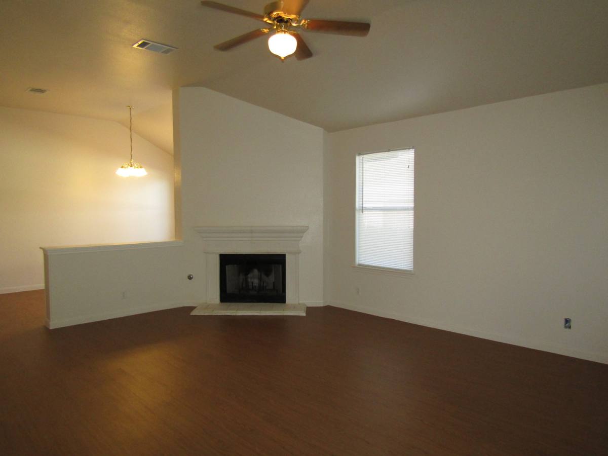 House for rent at 122 Little Lake Rd, Hutto, TX 78634