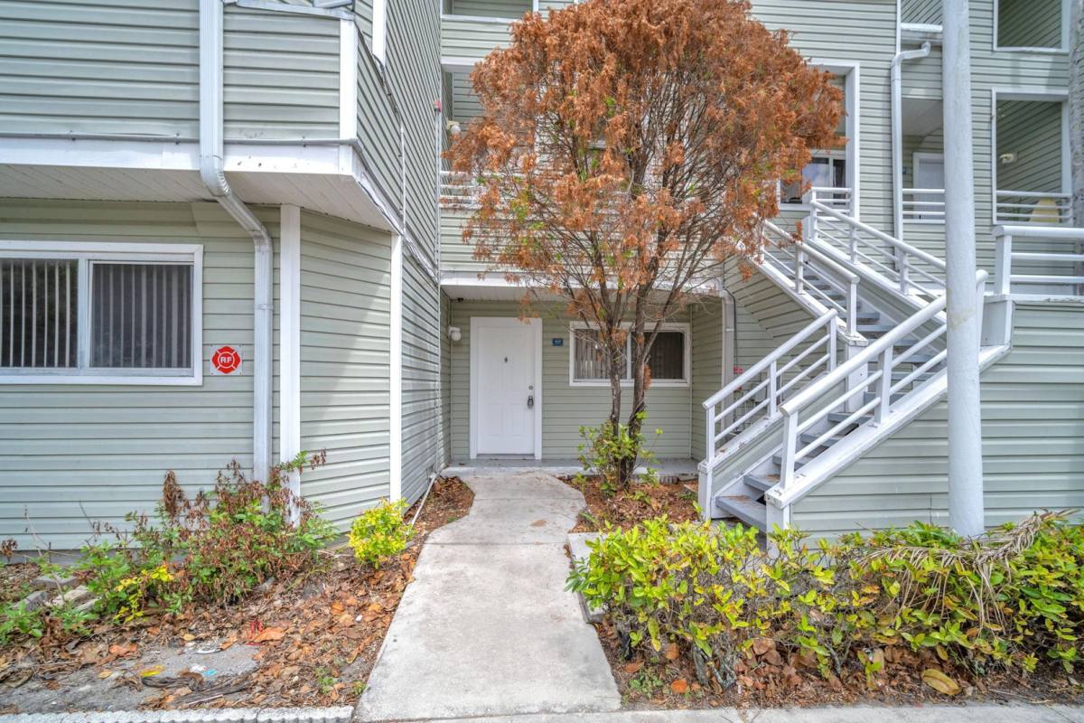 Apartment for rent at 2020 NE 163rd St, Miami, FL 33162