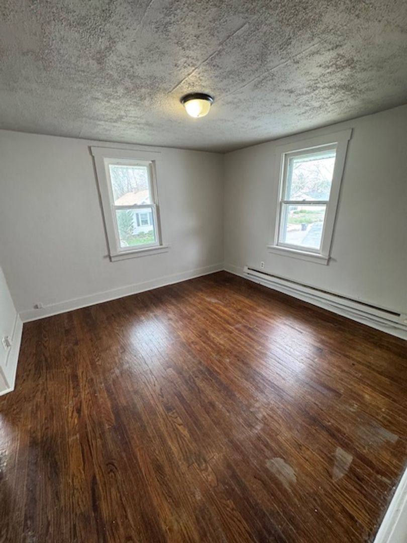 House for rent at 1516 Bayer Ave, Fort Wayne, IN 46805