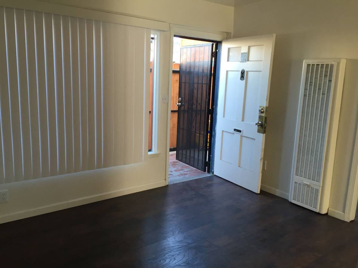 Apartment for rent at 7404 S Western Ave, Los Angeles, CA 90047
