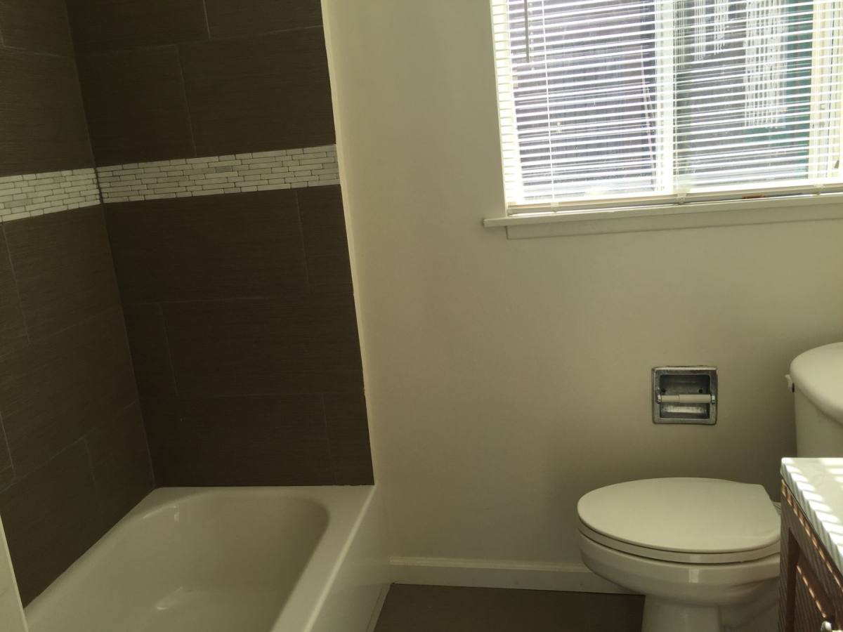 Apartment for rent at 7404 S Western Ave, Los Angeles, CA 90047