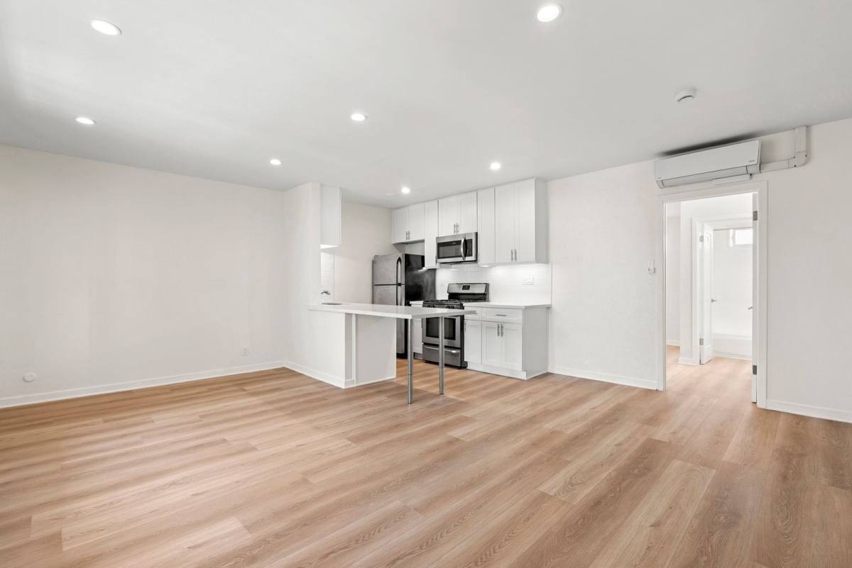 Apartment for rent at 1454 Hi Point St, Los Angeles, CA 90035