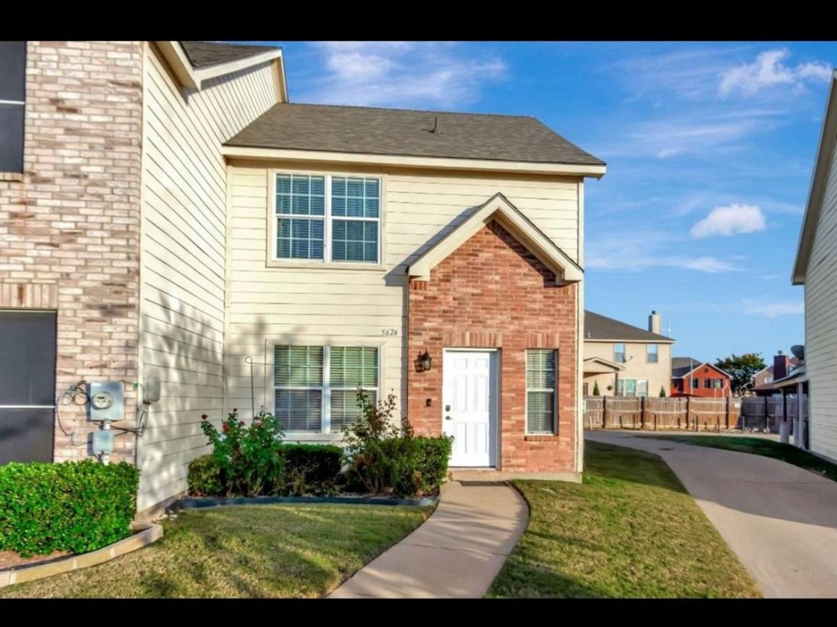 Townhouse for rent at 5624 Giddyup Lane, Fort Worth, TX 76179