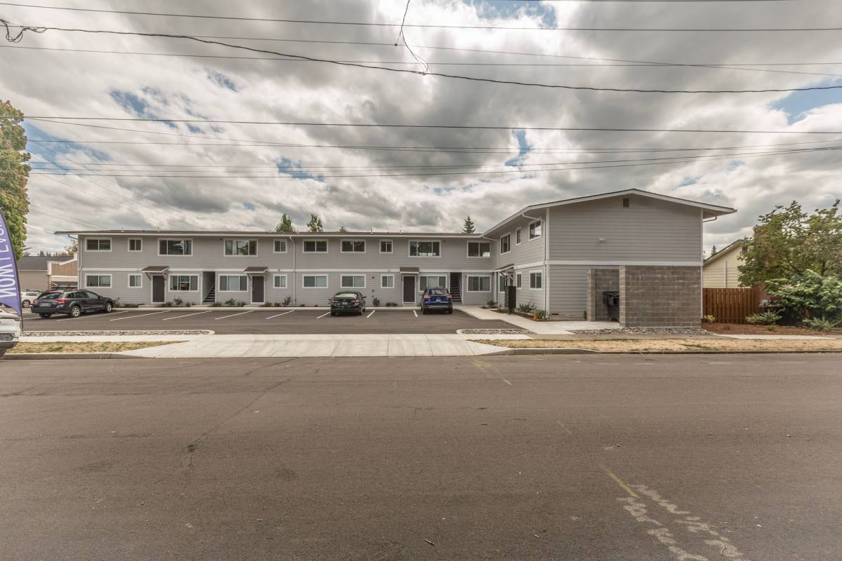 Apartment for rent at 105 W Hereford St, Gladstone, OR 97027