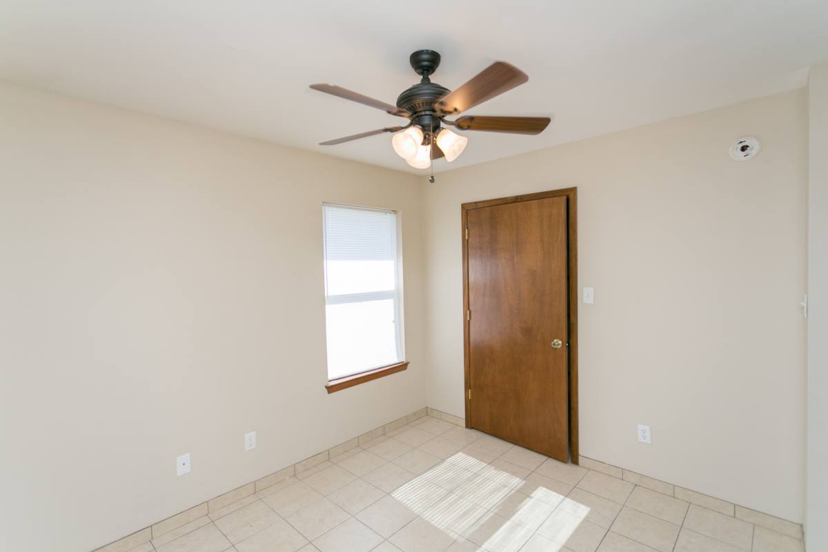 Apartment for rent at 16160 Rolling Meadows Dr, Lindale, TX 75771