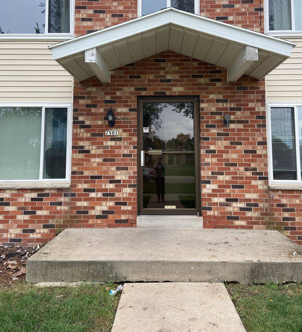 Apartment for rent at 7501 W Green Tree Rd, Milwaukee, WI 53223