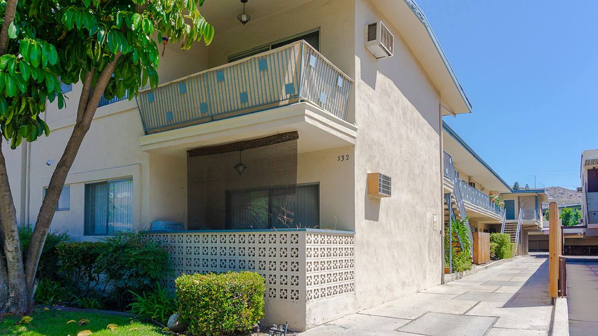 Apartment for rent at 132 N Sinclair Ave, Glendale, CA 91206