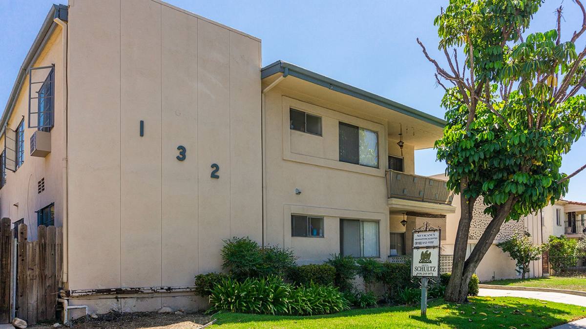 Apartment for rent at 132 N Sinclair Ave, Glendale, CA 91206