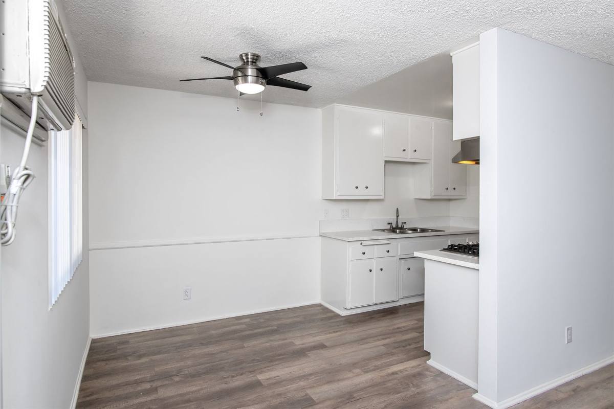 Apartment for rent at 132 N Sinclair Ave, Glendale, CA 91206