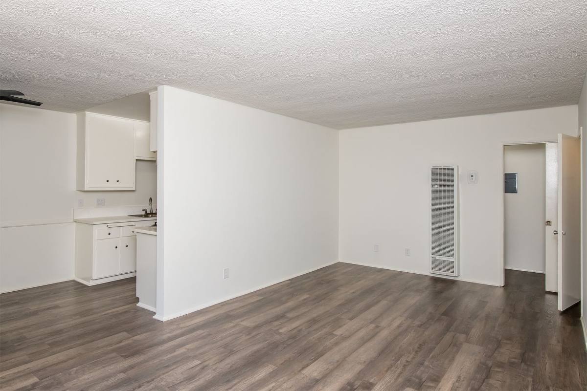 Apartment for rent at 132 N Sinclair Ave, Glendale, CA 91206