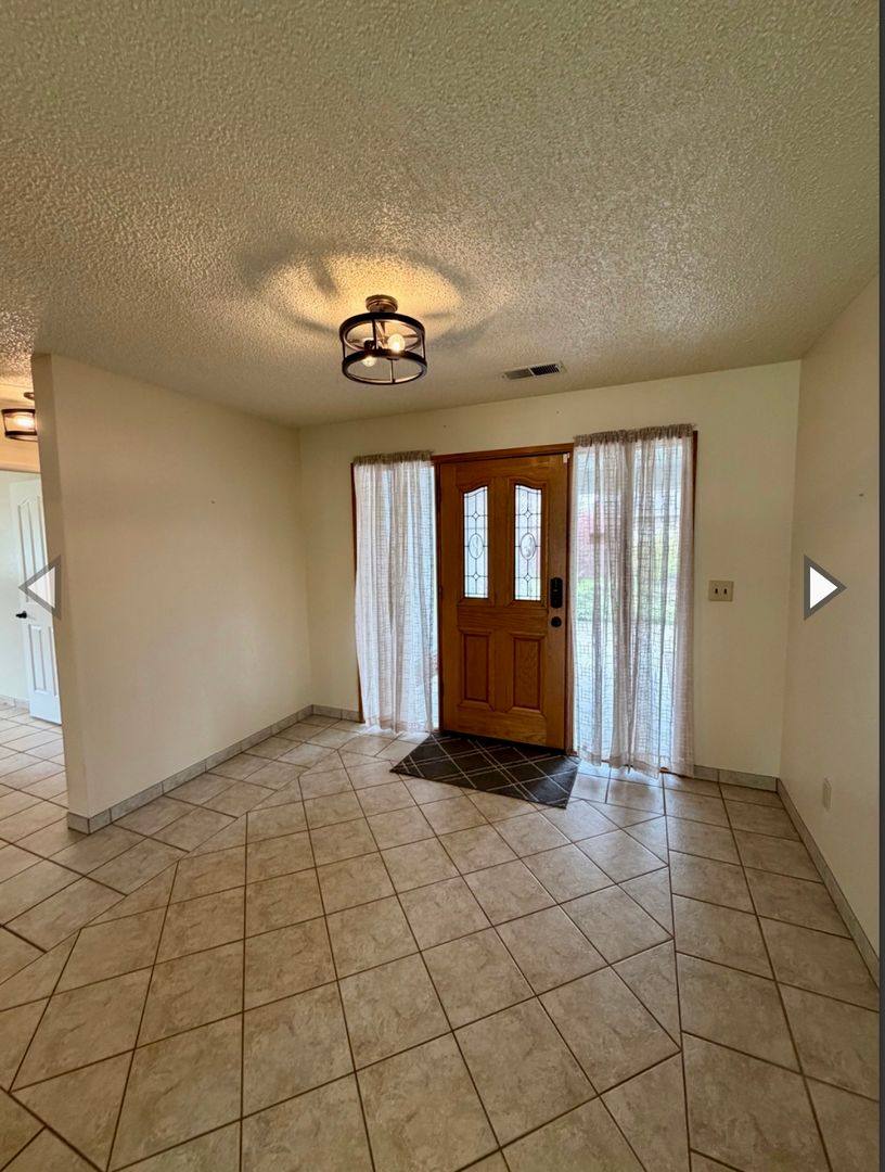 House for rent at 1165 Harbor Isles Blvd, Klamath Falls, OR 97601