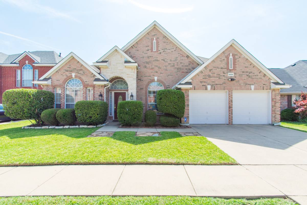 House for rent at 5809 Coldsworth Court, Arlington, TX 76018