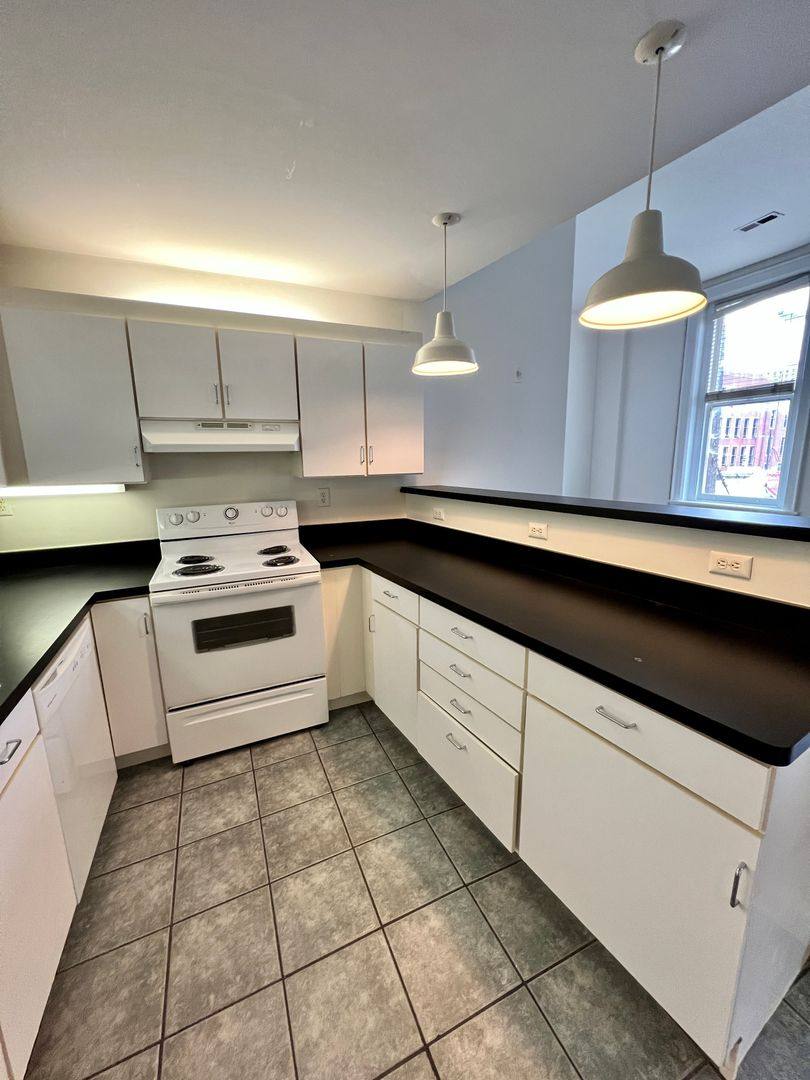 Apartment for rent at 325 W Broad St, Richmond, VA 23220