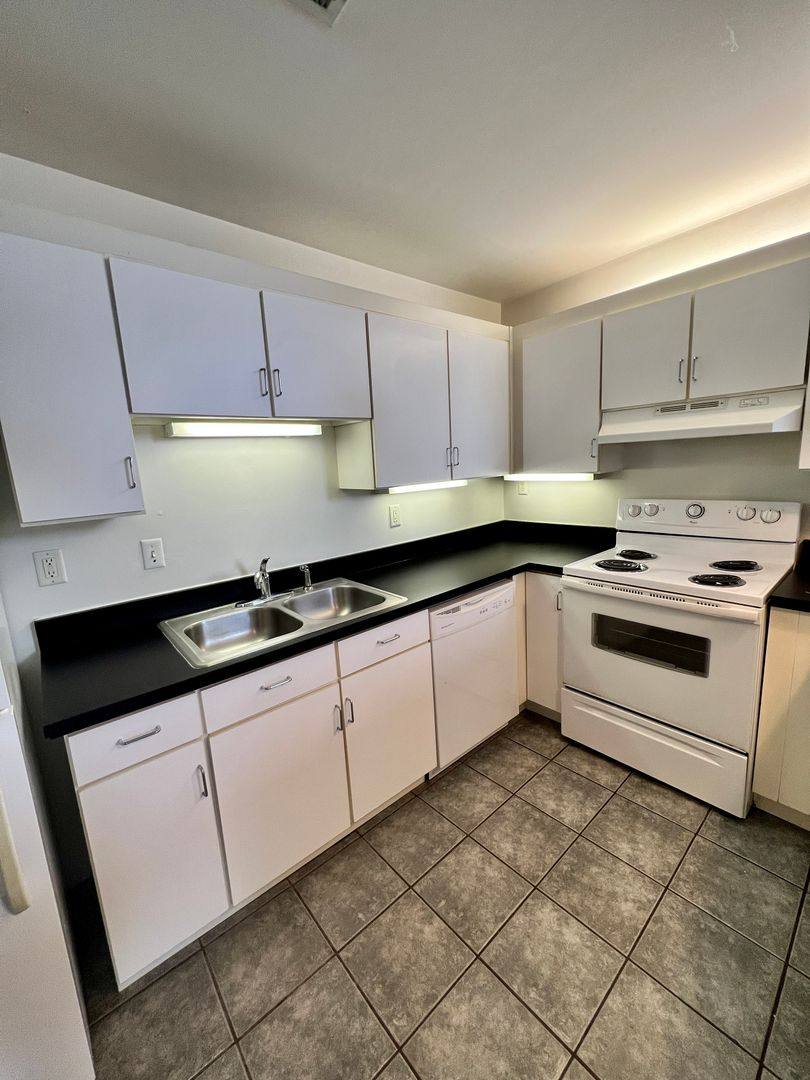Apartment for rent at 325 W Broad St, Richmond, VA 23220