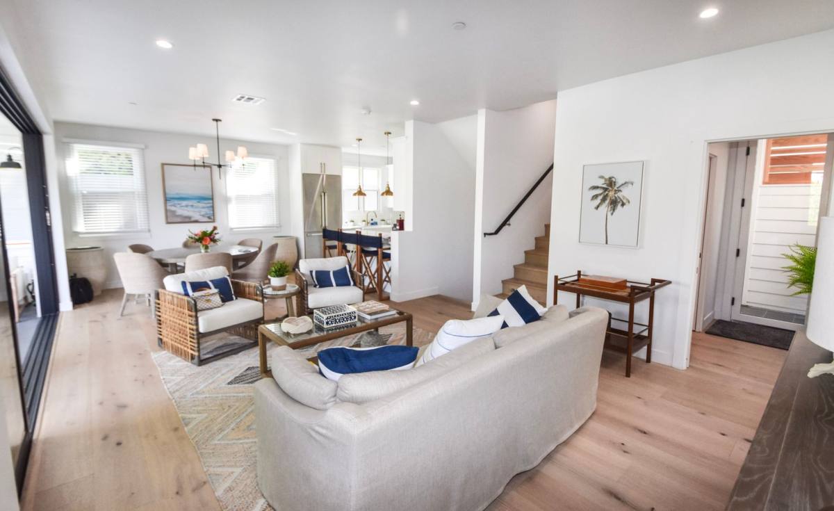 Apartment for rent at 924 D Ave, Coronado, CA 92118