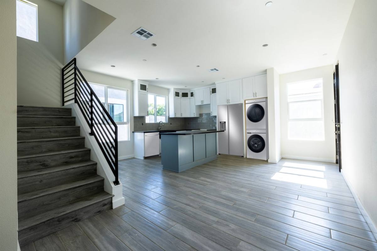 Apartment for rent at 1128-1132 W 39th St, Los Angeles, CA 90037