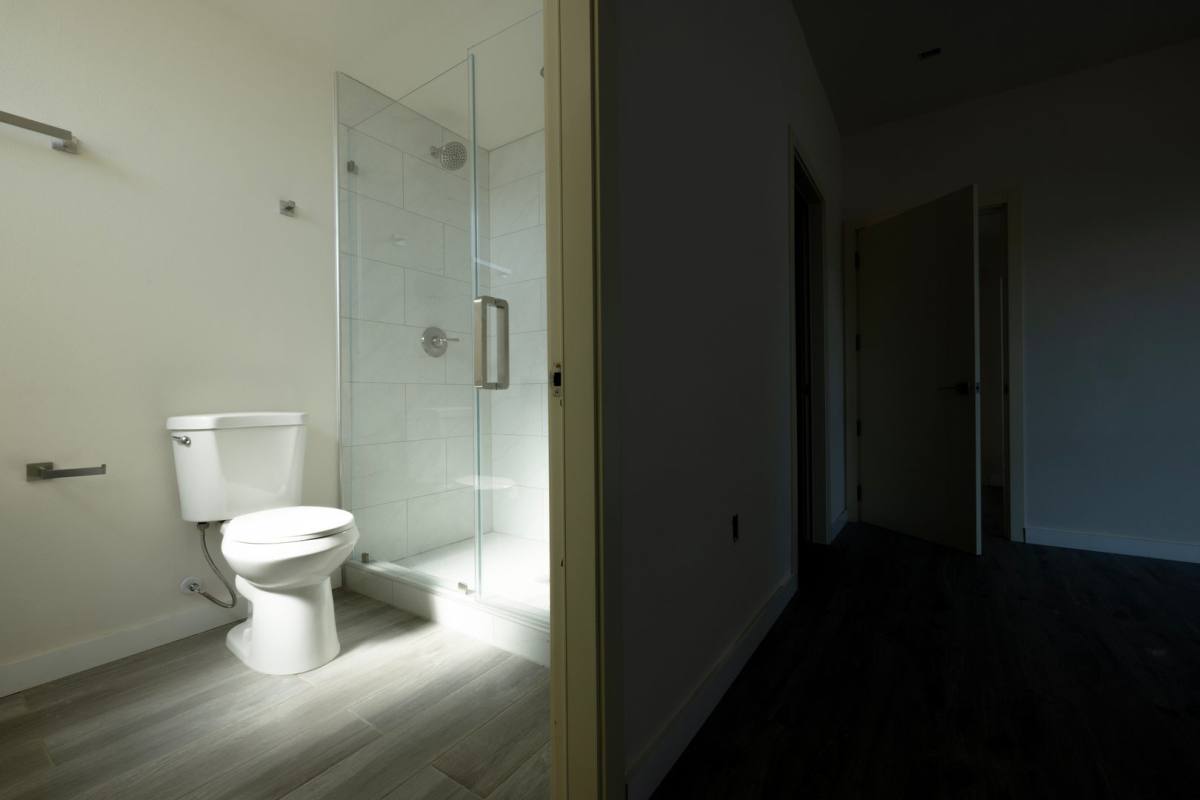 Apartment for rent at 1128-1132 W 39th St, Los Angeles, CA 90037