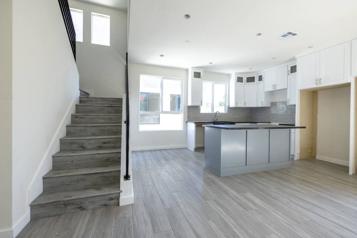 Apartment for rent at 1128-1132 W 39th St, Los Angeles, CA 90037