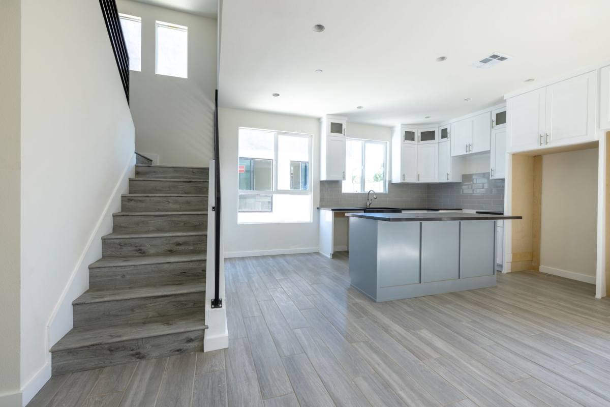 Apartment for rent at 1128-1132 W 39th St, Los Angeles, CA 90037