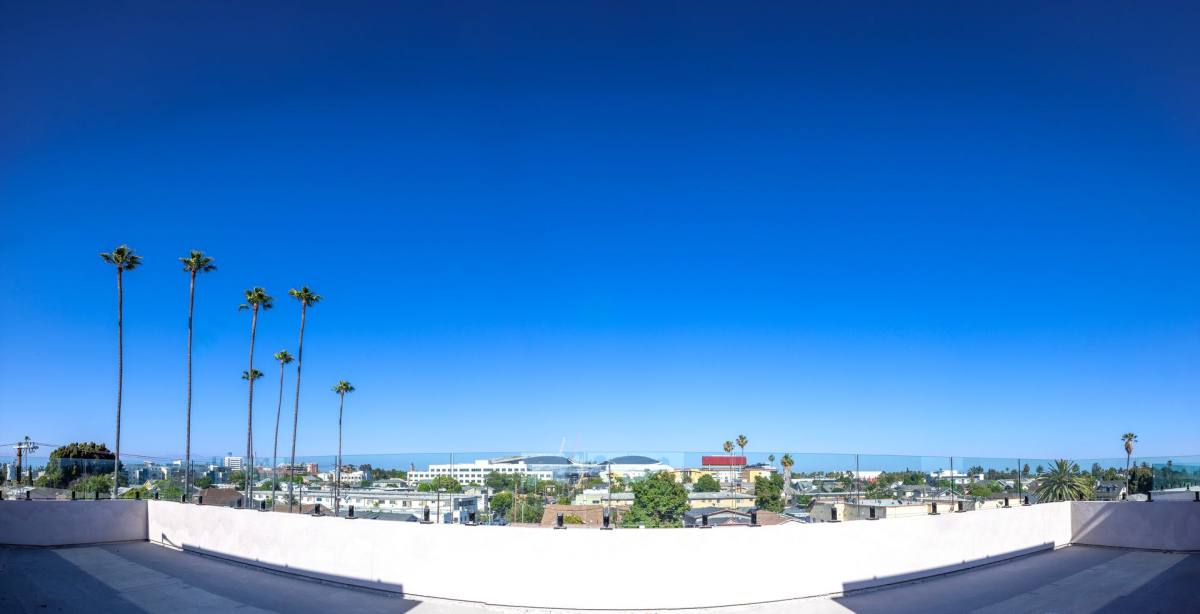 Apartment for rent at 1128-1132 W 39th St, Los Angeles, CA 90037