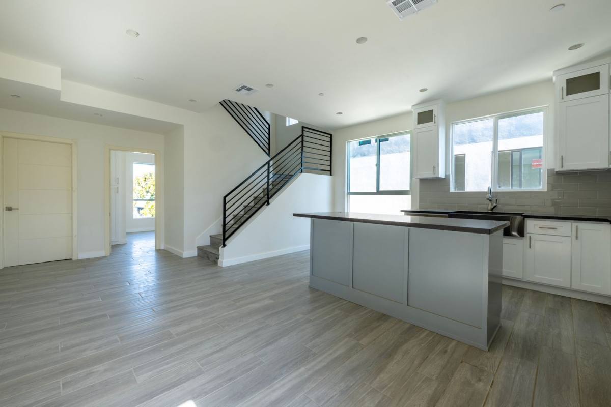 Apartment for rent at 1128-1132 W 39th St, Los Angeles, CA 90037