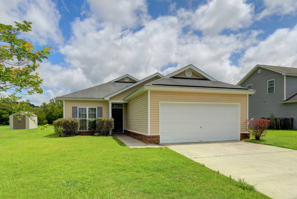 House for rent at 20 Evergreen Oak Dr, Richmond Hill, GA 31324