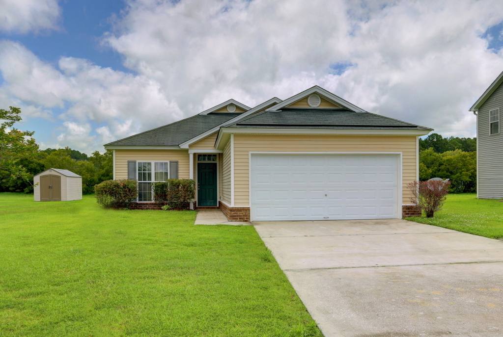 House for rent at 20 Evergreen Oak Dr, Richmond Hill, GA 31324