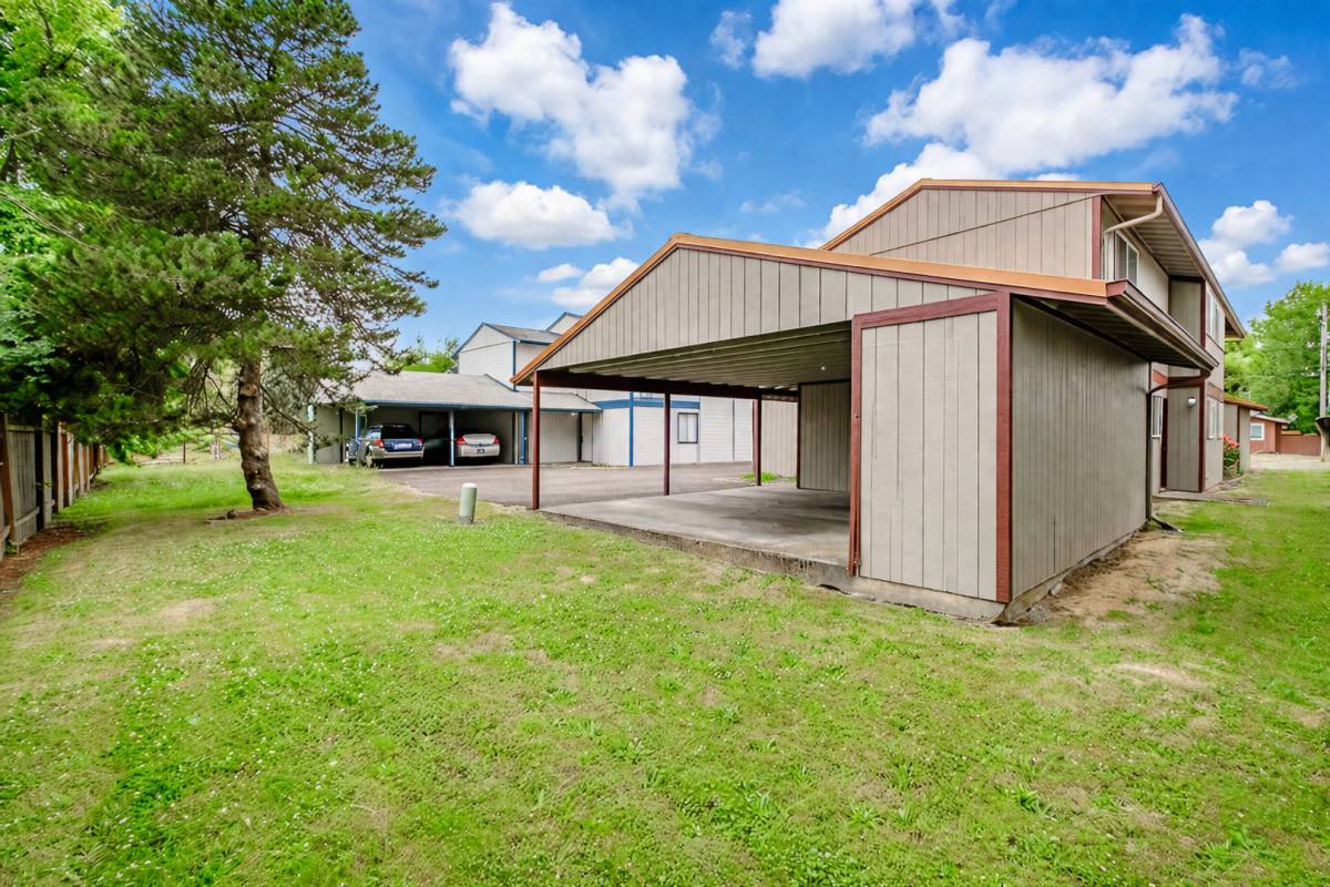 Townhouse for rent at 1950 1952 NW Hayes Ave, Corvallis, OR 97330