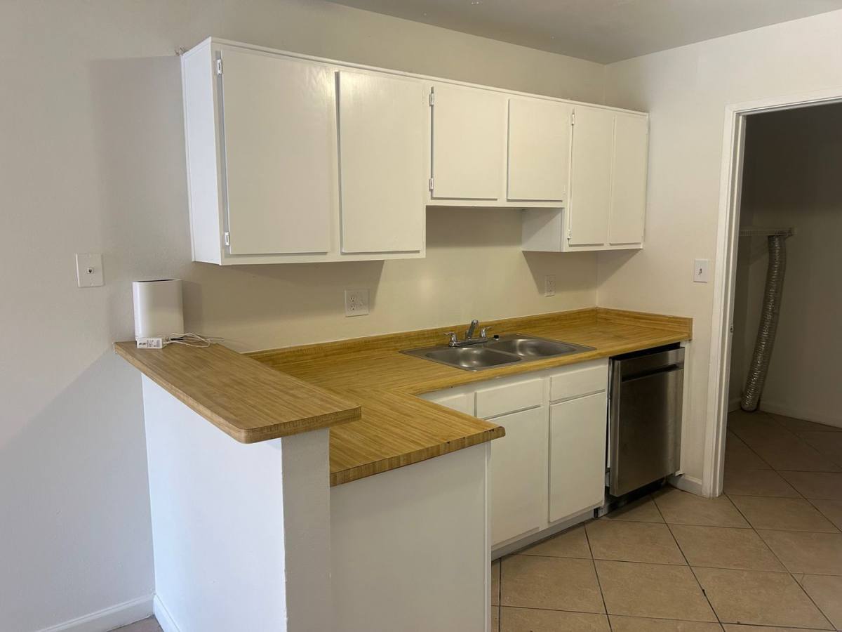 Apartment for rent at 435 E 9th Ave, Mesa, AZ 85204