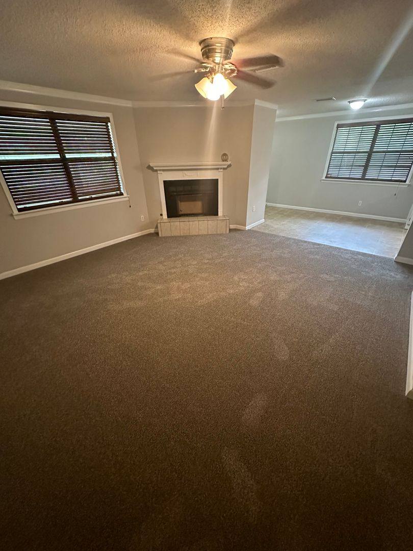 House for rent at 113 County Rd, Deatsville, AL 36022
