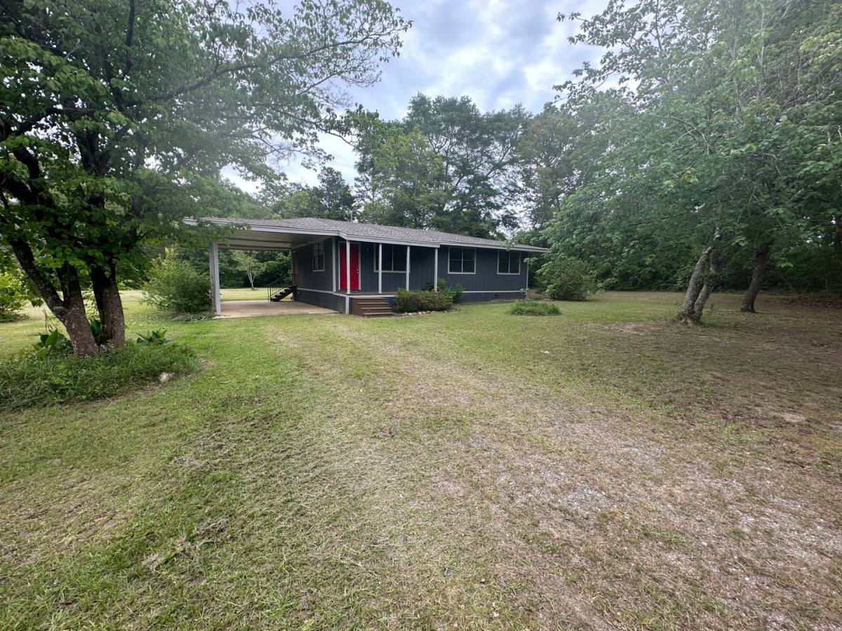 House for rent at 113 County Rd, Deatsville, AL 36022