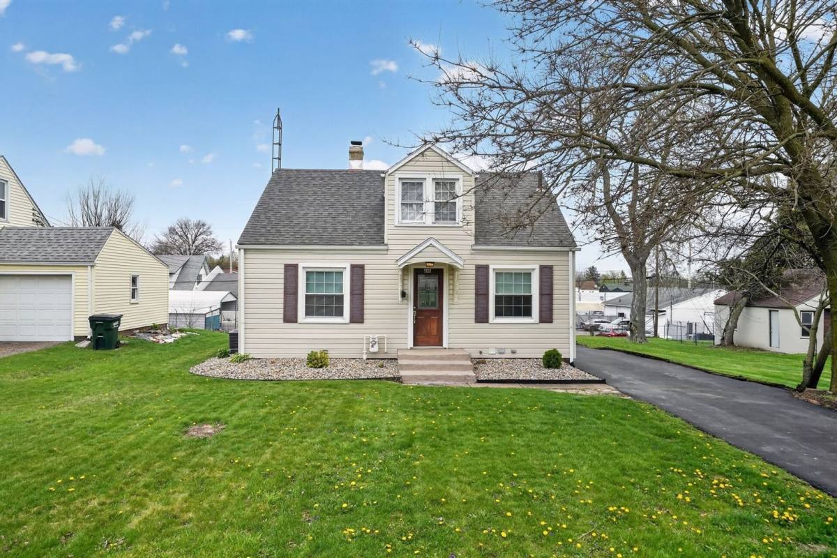 House for rent at 1133 Milford St NE, Canton, OH 44714