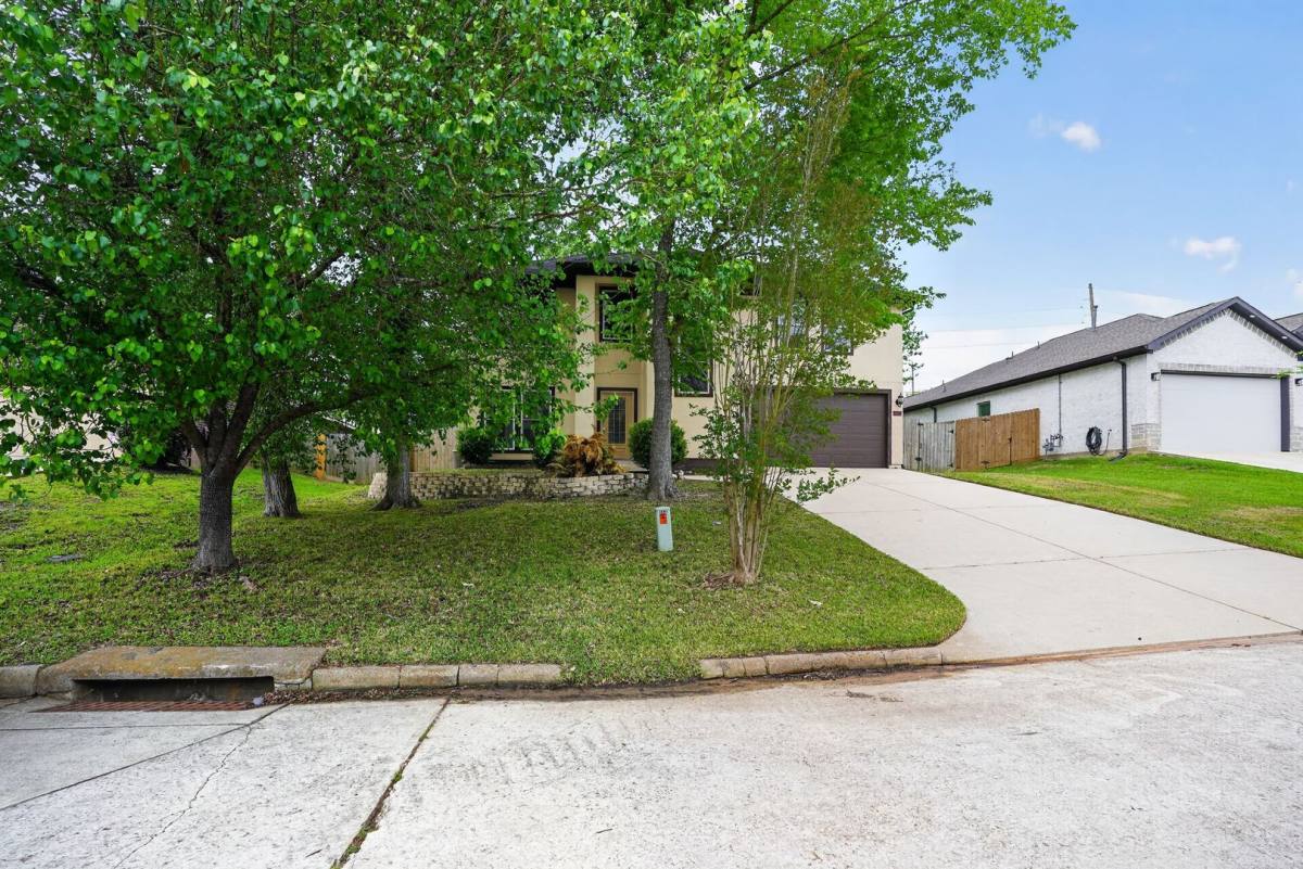 House for rent at 4313 Windswept Dr, Montgomery, TX 77356