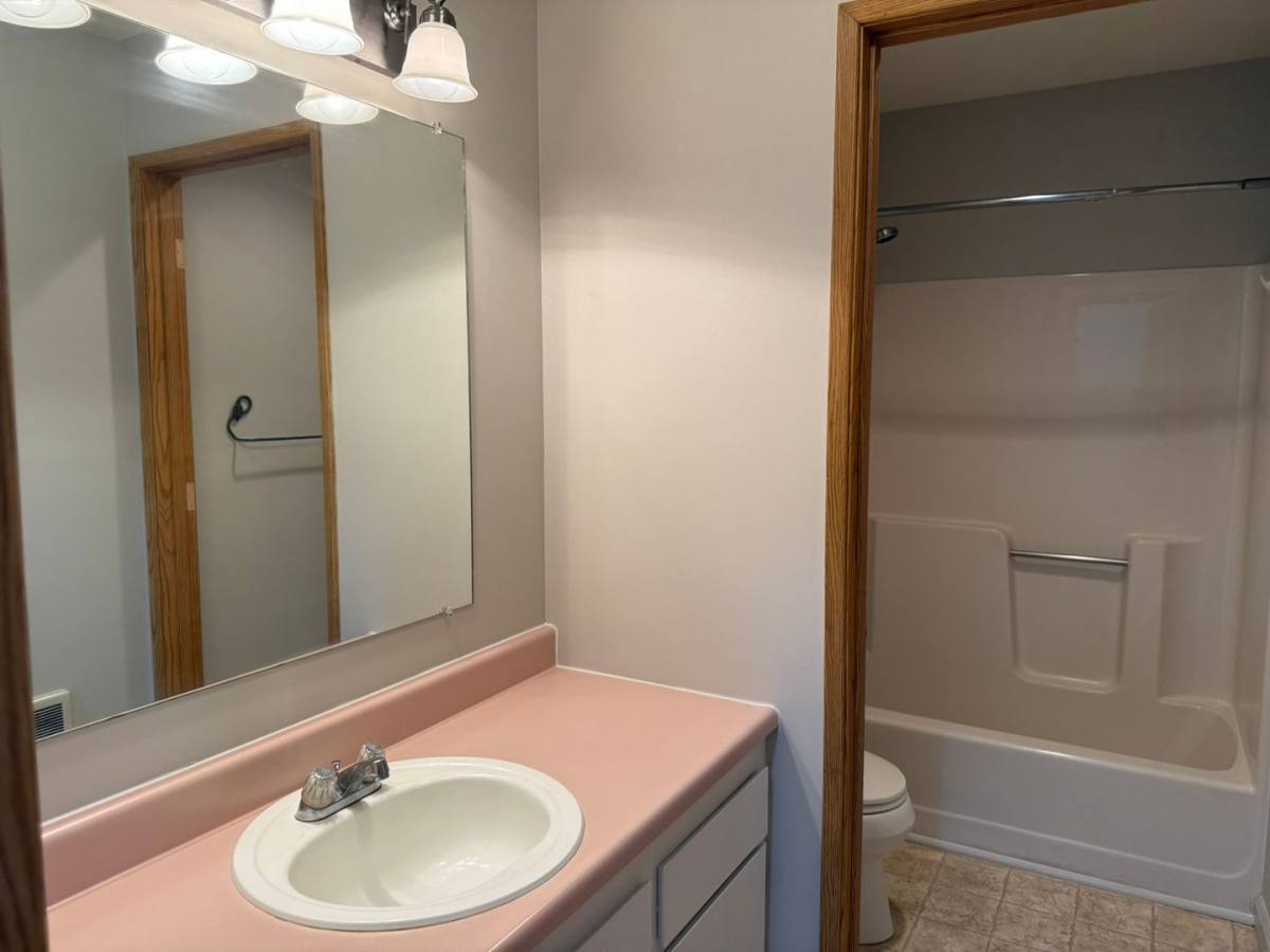 Condo for rent at 301 N 15th St, Hood River, OR 97031