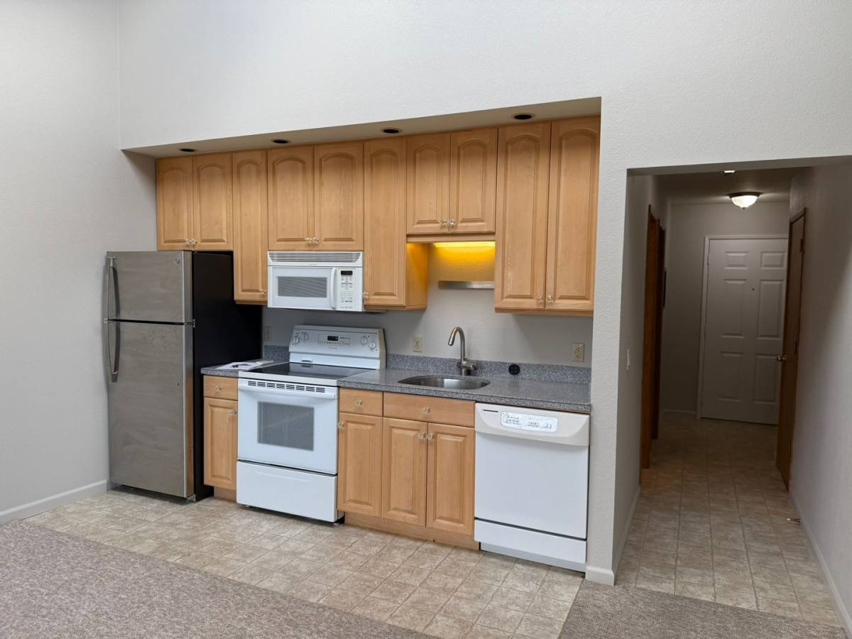 Condo for rent at 301 N 15th St, Hood River, OR 97031