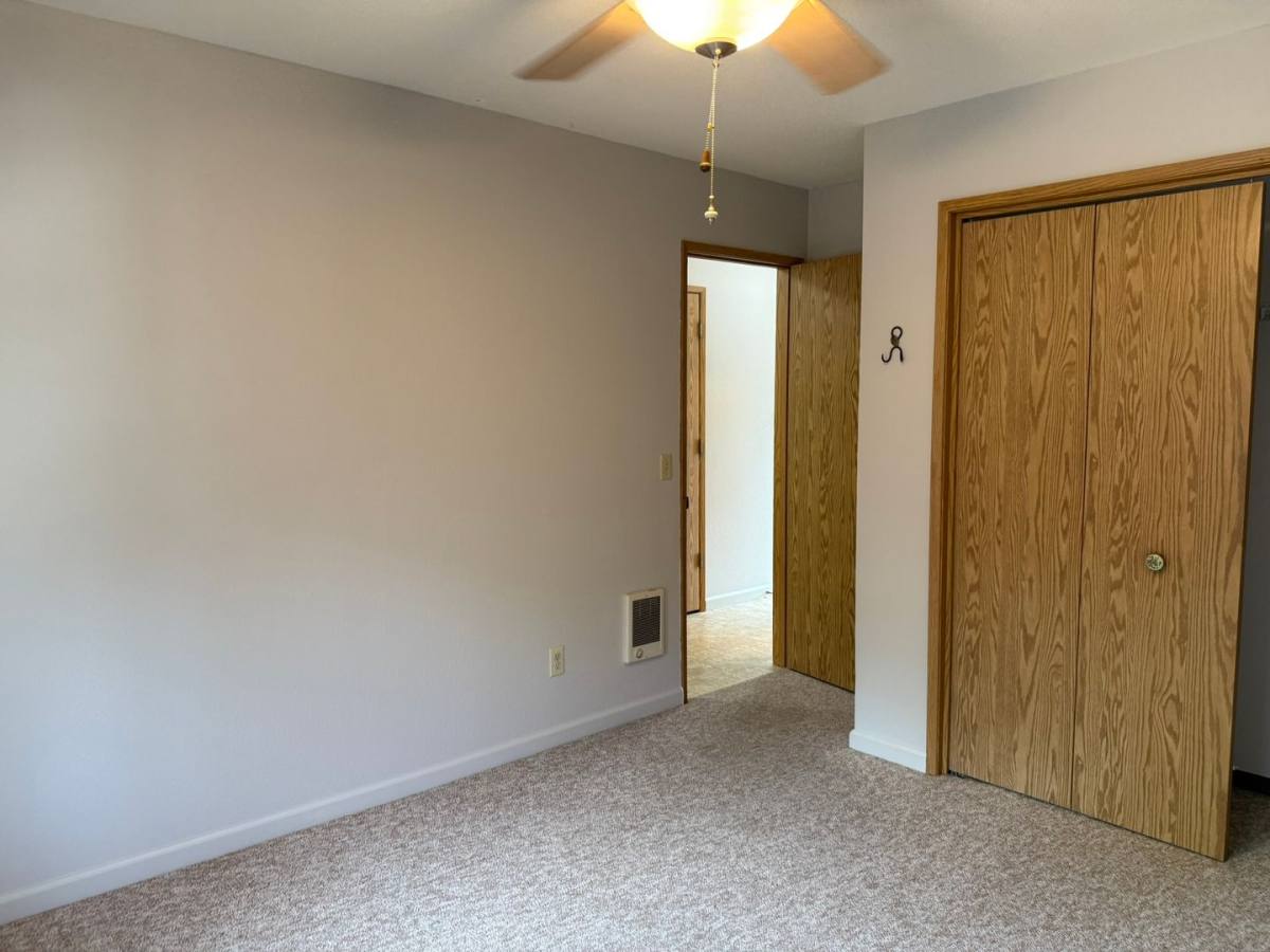 Condo for rent at 301 N 15th St, Hood River, OR 97031