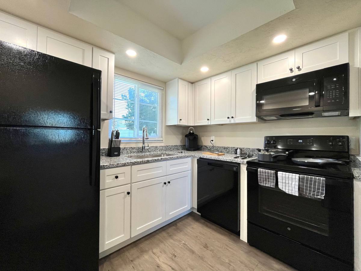 Apartment for rent at 4771 100th Way N, Saint Petersburg, FL 33708