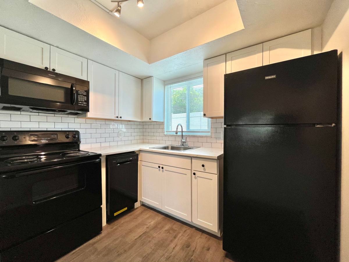 Apartment for rent at 4771 100th Way N, Saint Petersburg, FL 33708