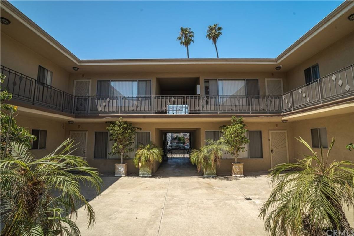 Apartment for rent at 362 E Louise St, Long Beach, CA 90805
