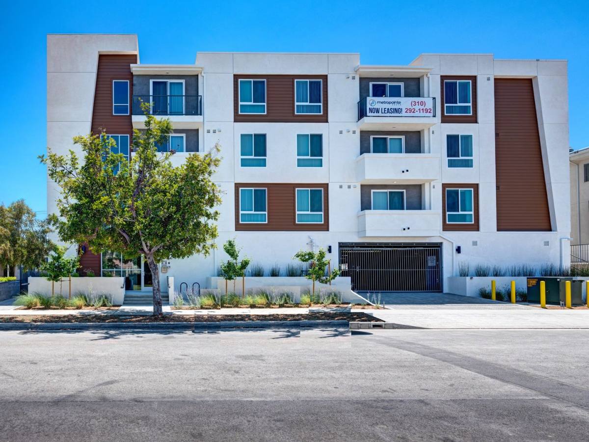 Apartment for rent at 3524 Chesapeake Ave, Los Angeles, CA 90016