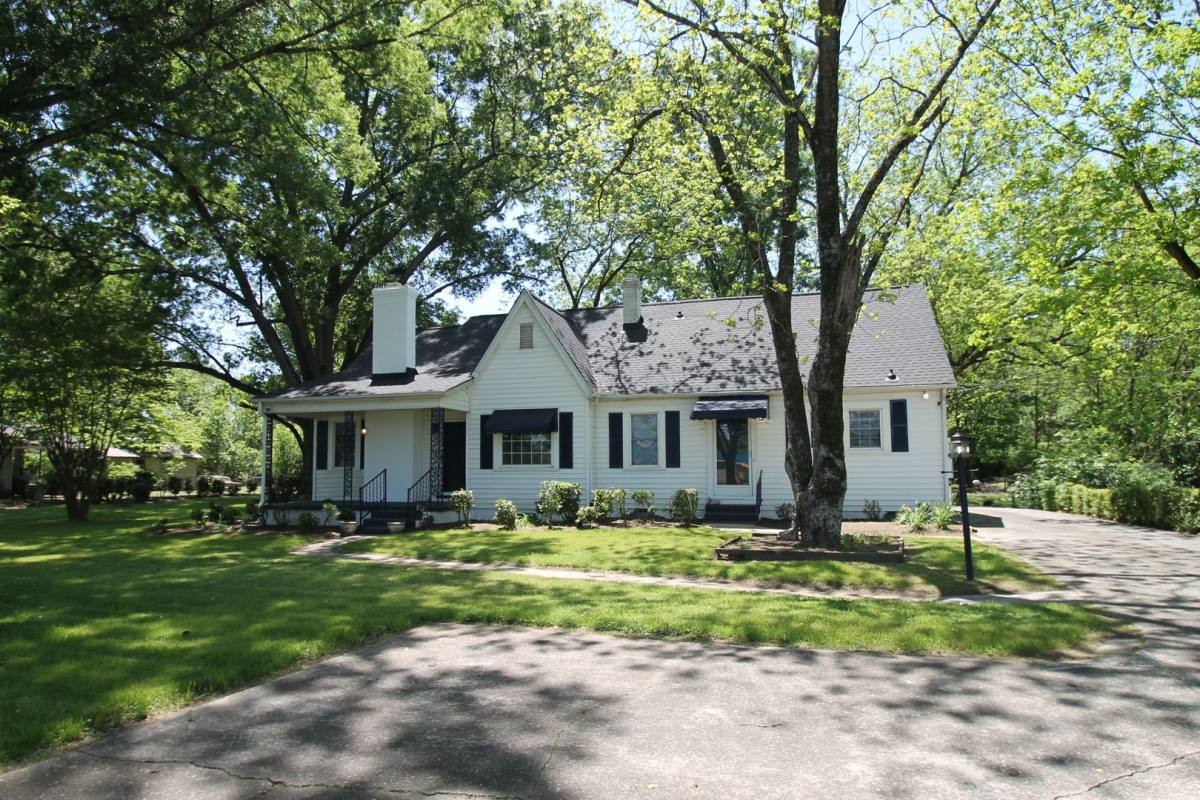 House for rent at 1004 S Anderson Rd, Rock Hill, SC 29732