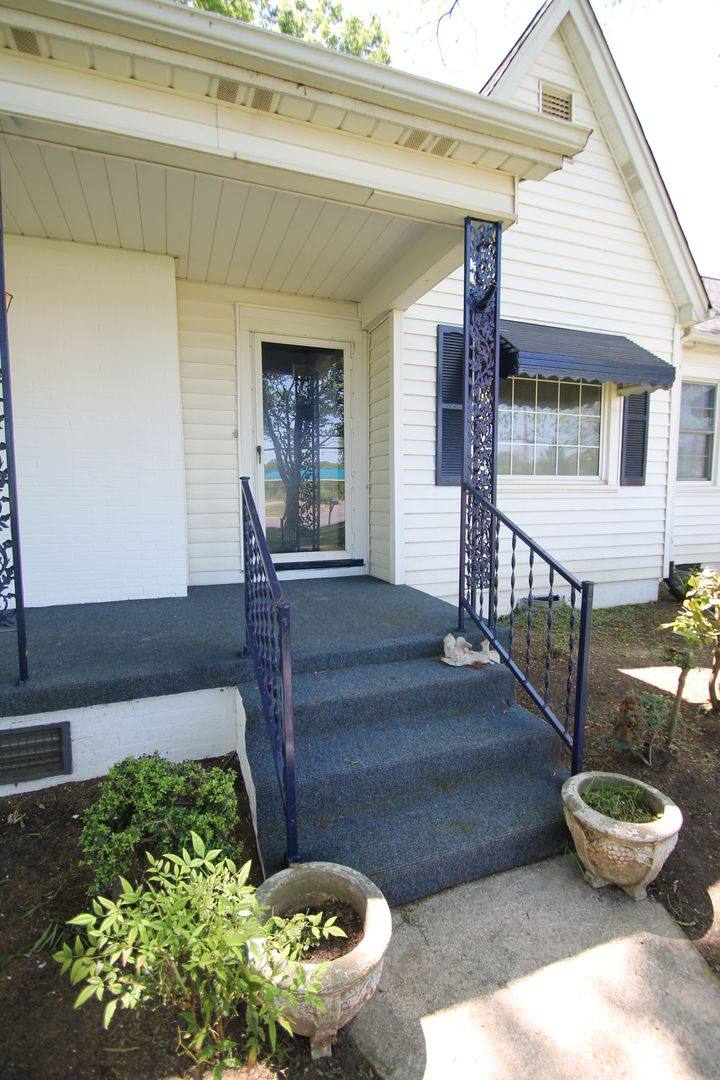 House for rent at 1004 S Anderson Rd, Rock Hill, SC 29732
